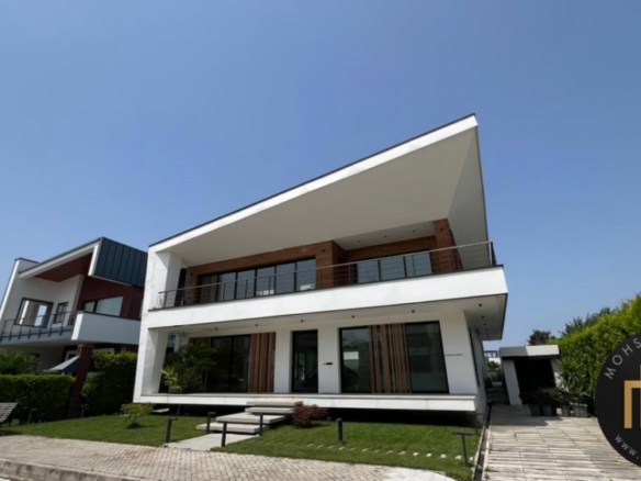 خرید ویلا در شهرک سروستان سیاهرود رویان